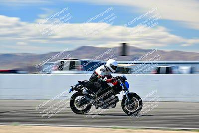 media/Mar-25-2024-Moto Forza (Mon) [[8d4319bd68]]/4-Novice Group/Session 4 Front Straight Speed Pans/